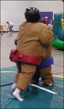 Sumo wrestlers - photo by Susie Swyter