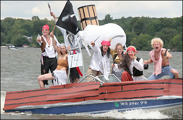 Pirate boat at Lake Koronis parade