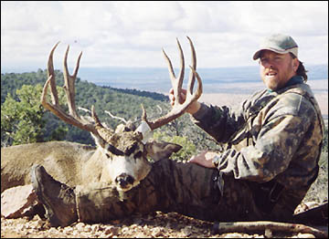 Glenn Thompson with buck