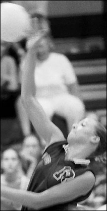 Jessica Vivrant spiking volleyball