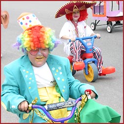 Kiddie Parade clows