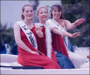 Miss Paynesville on parade