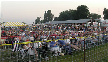 Cornstalk crowd