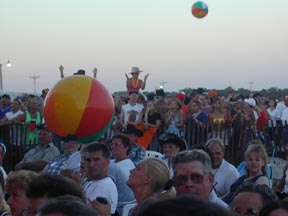 Cornstalk crowd