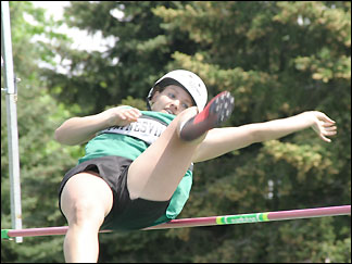 Jessica Paul pole vaulting