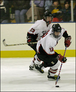 River Lake Stars boys' hockey